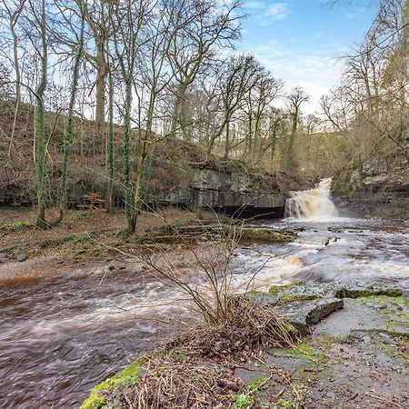 Cauldron Falls West Burton 外观 照片